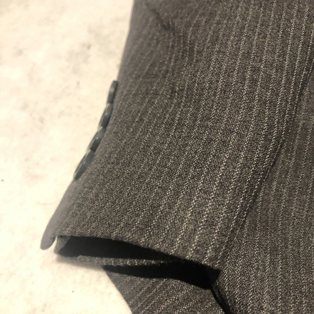 Emanuel Ungaro‎ Sport Coat 100% Wool Size 46R 40W Gray Pin Stripe Dress Holidays